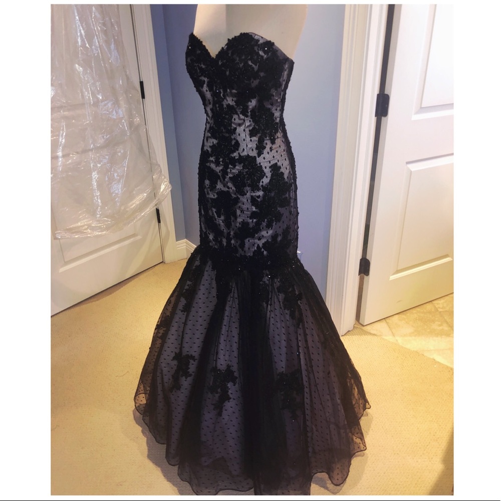 Black mermaid formal prom dress embellished